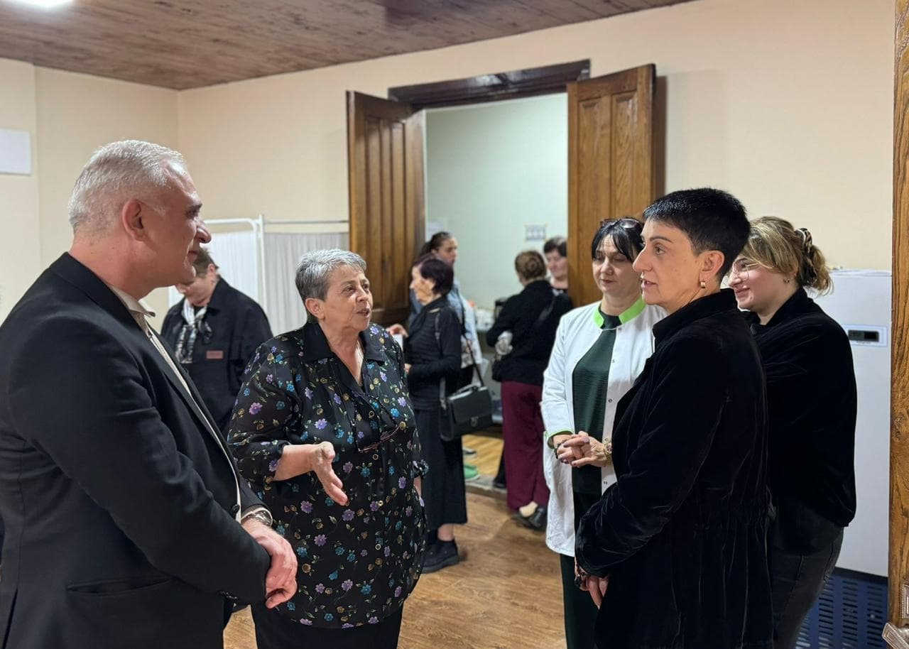 Frontnews image description