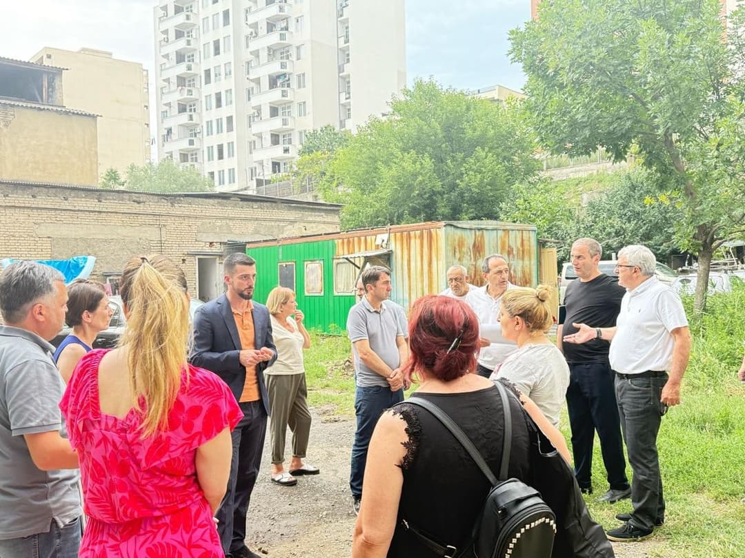 გლდანის რაიონში მცხოვრებ აფხაზეთიდან დევნილ მოქალაქეებთან შეხვედრა გაიმართა