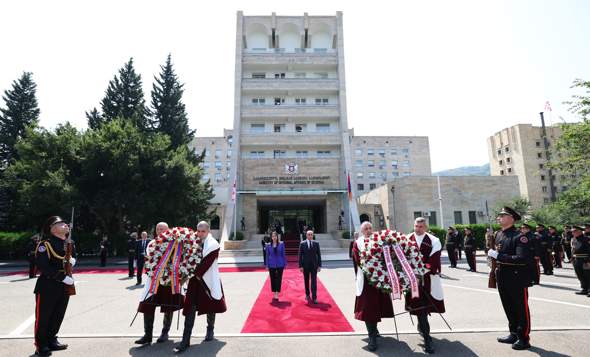 Frontnews image description