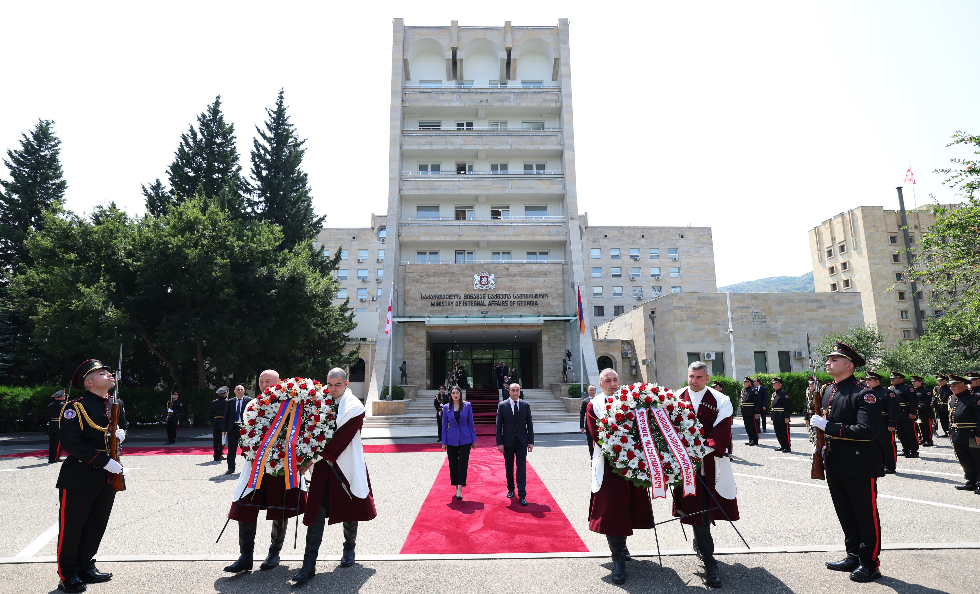 Frontnews image description