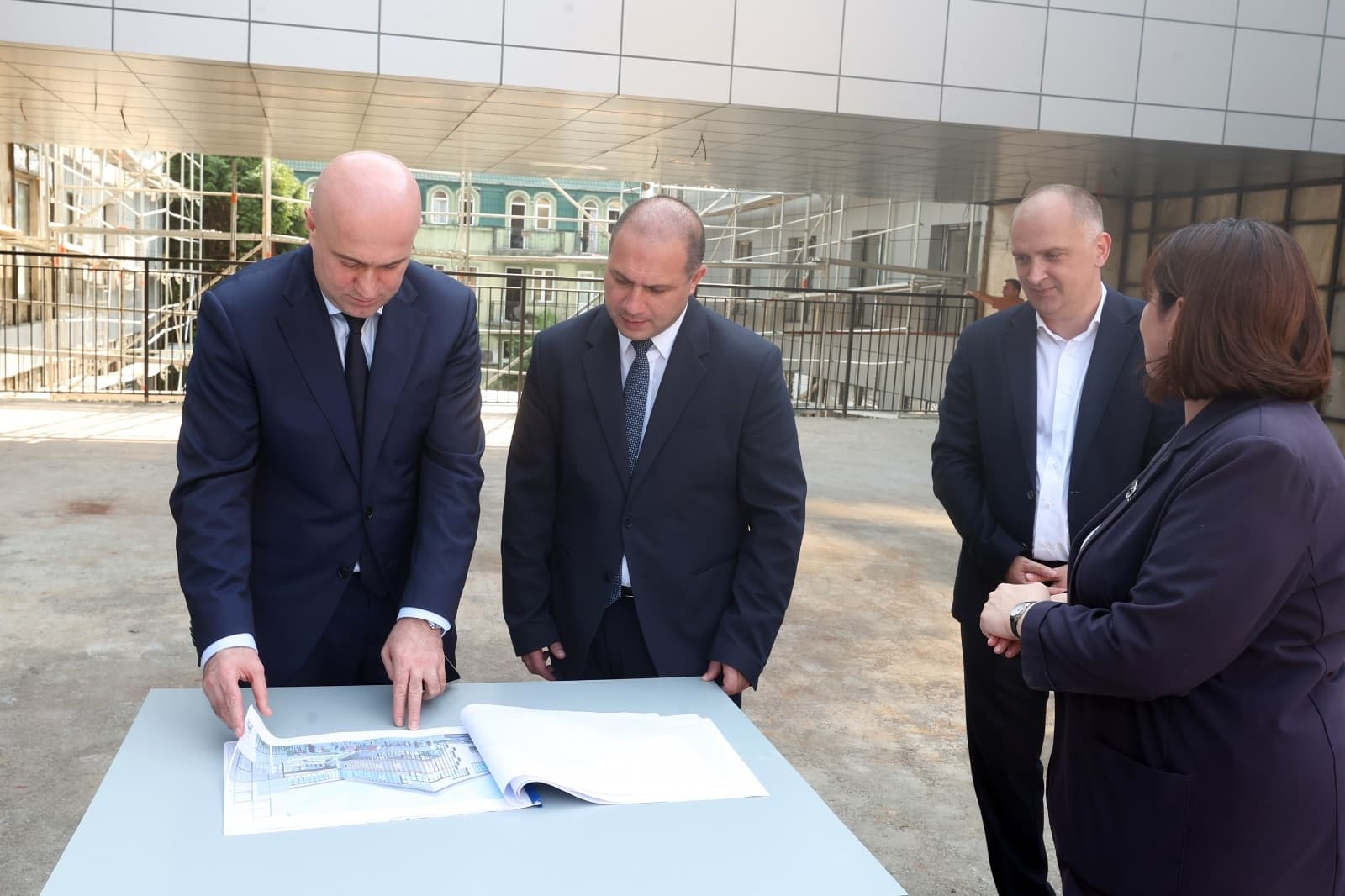 Frontnews image description