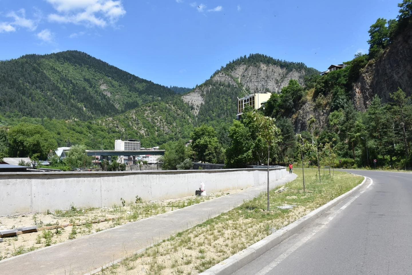 Frontnews image description