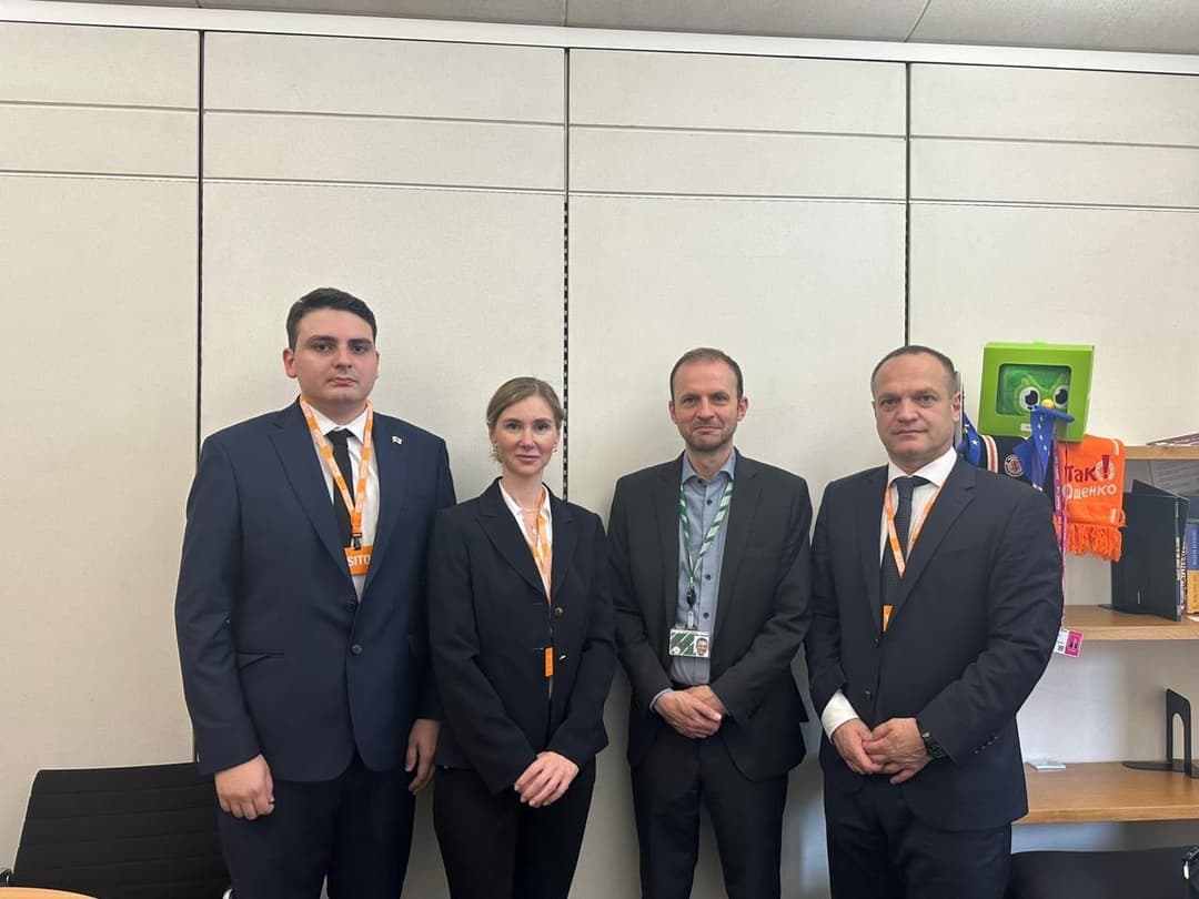 “ერთიანი ნაციონალური მოძრაობის” დელეგაციამ ბრიტანეთის პარლამენტის თემთა პალატის წევრ სტივენ გეთინთან შეხვედრა გამართა