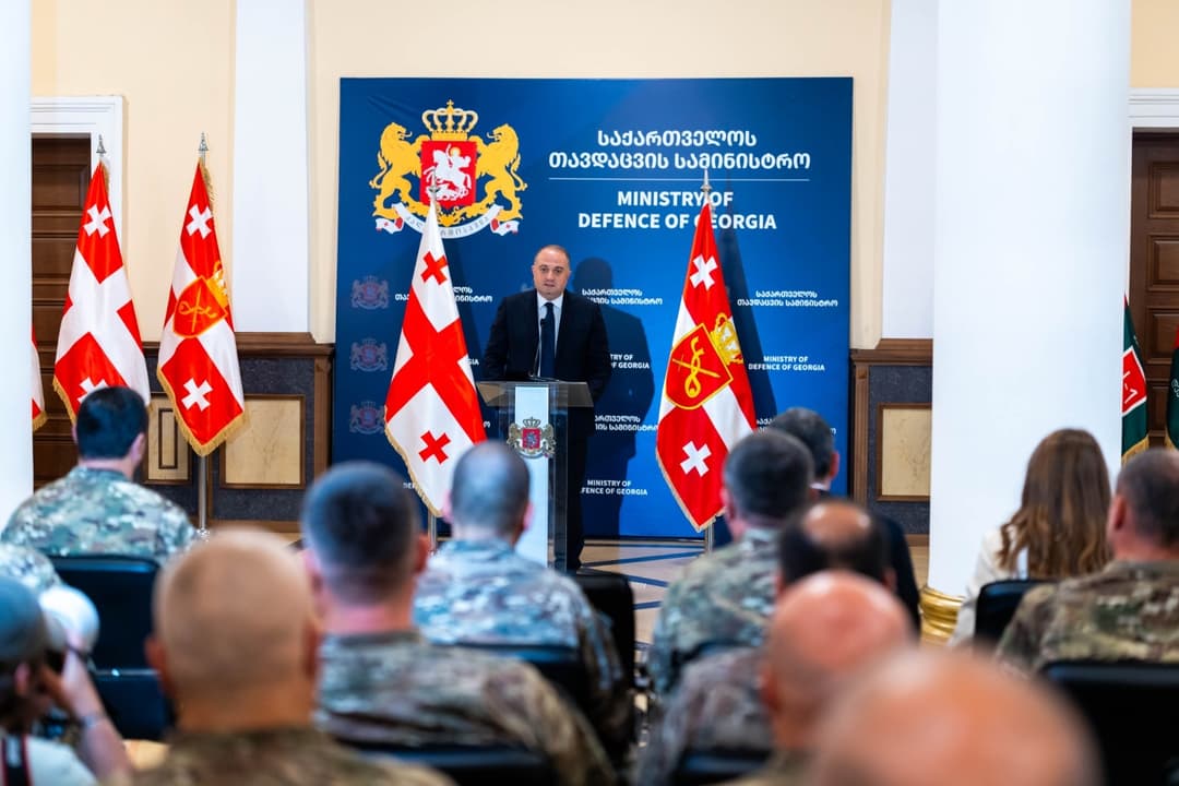 ირაკლი ჩიქოვანმა სამხედრო მოსამსახურეები დააჯილდოვა