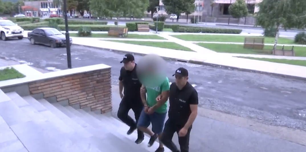 Frontnews image description