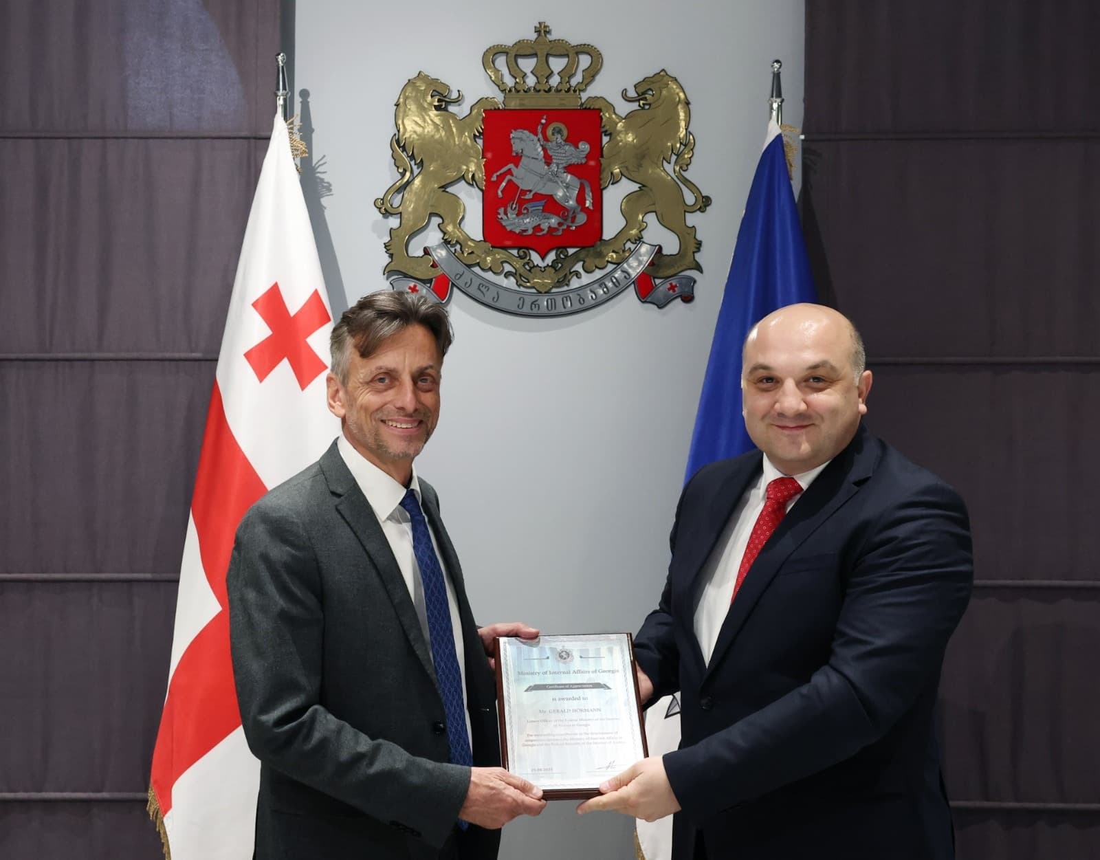 Frontnews image description