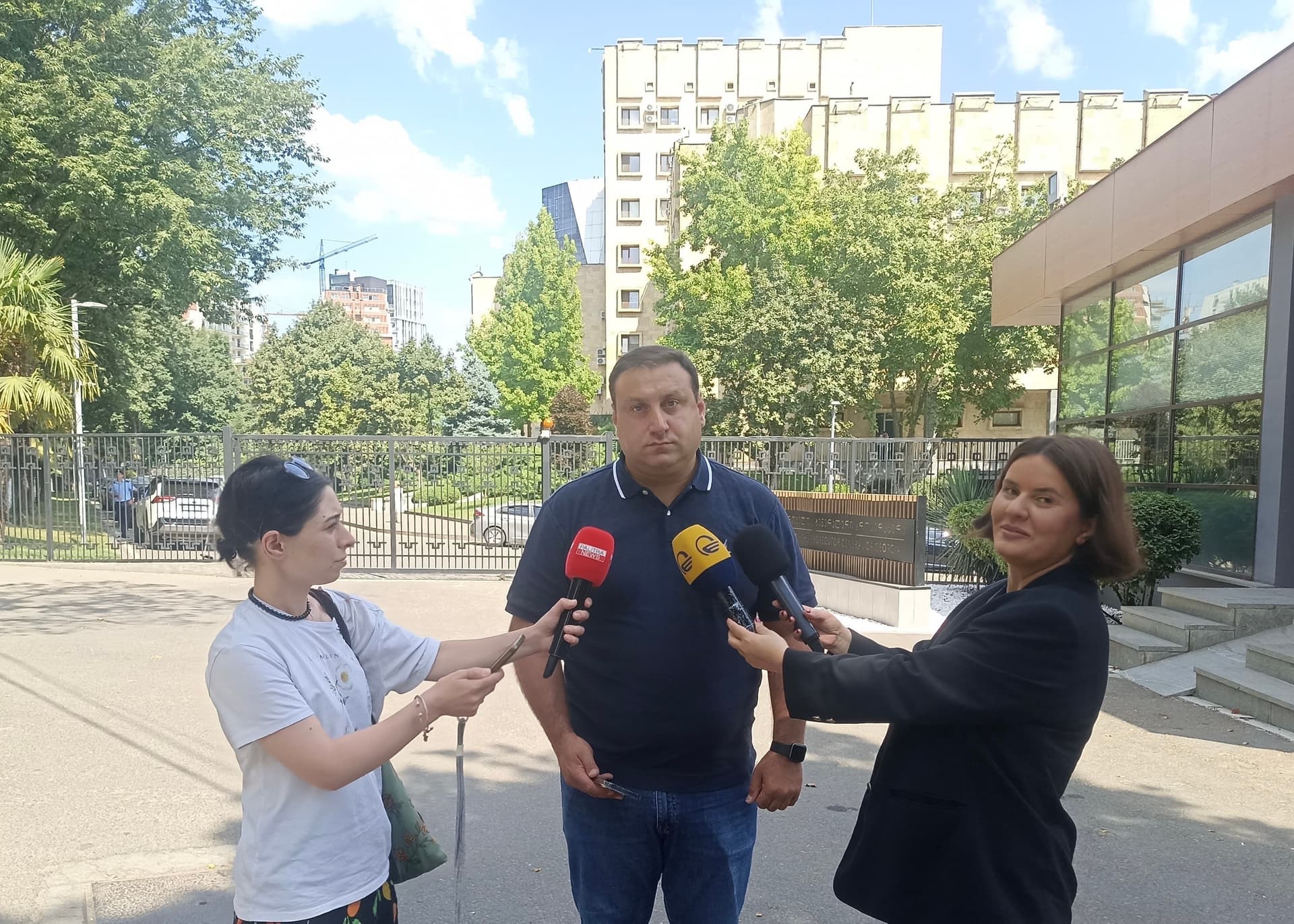 Frontnews image description