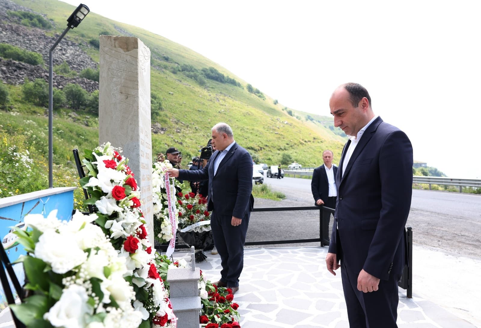 Frontnews image description