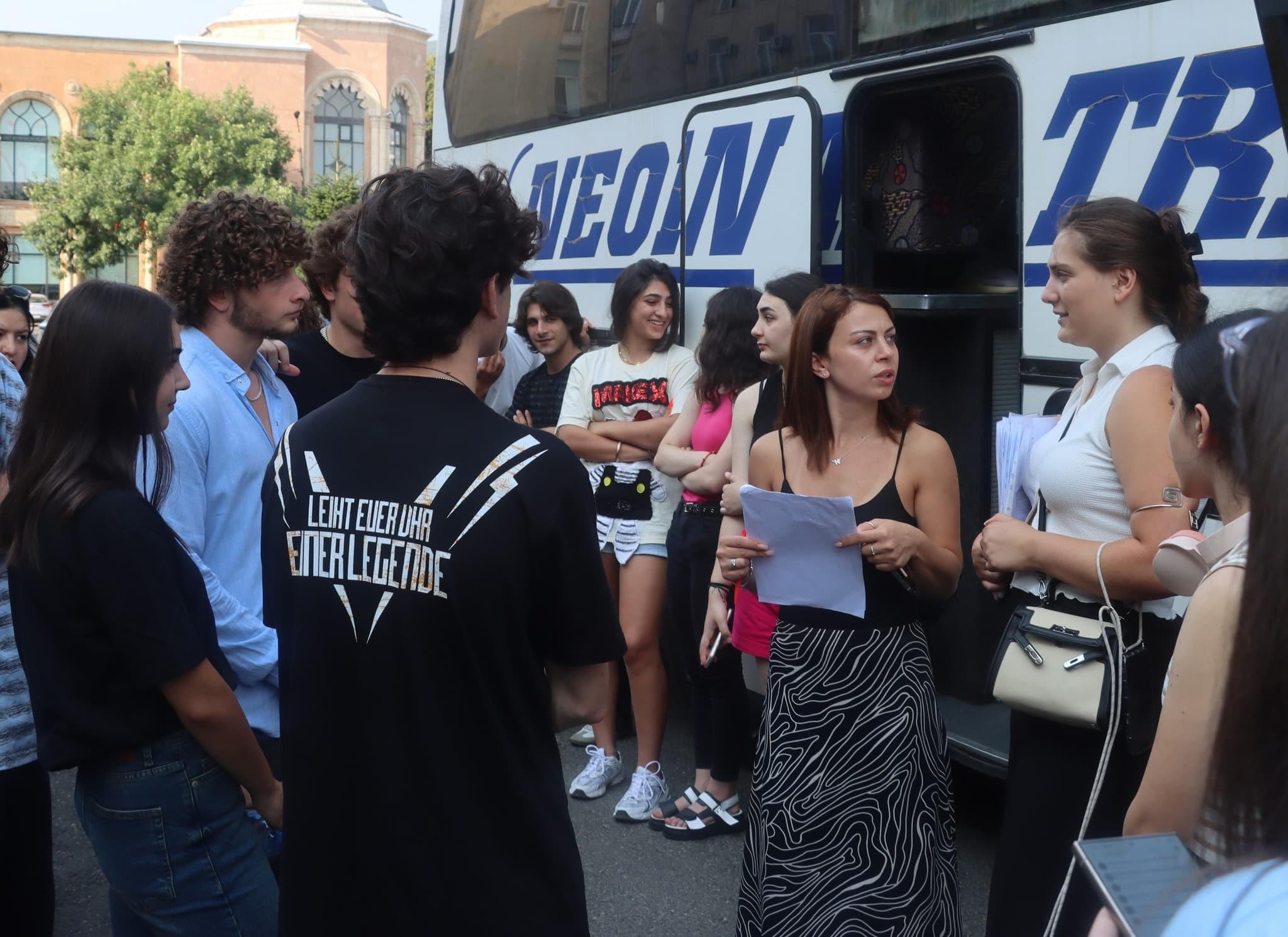 Frontnews image description