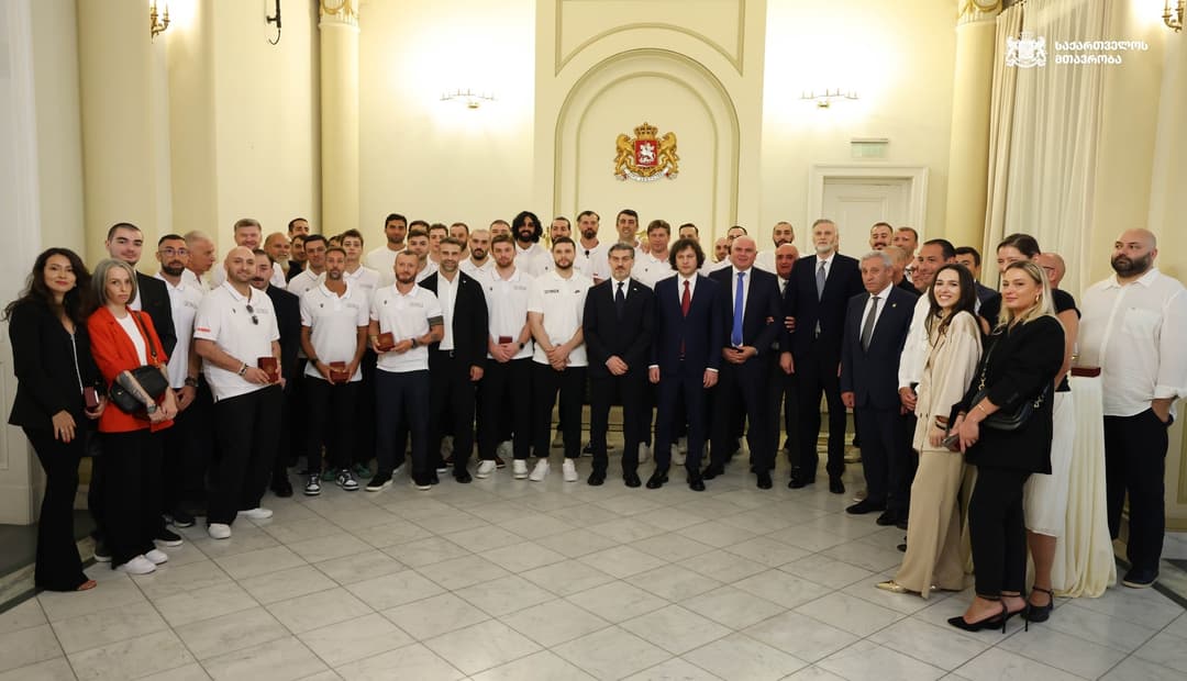 კალათბურთის ფედერაციის წარმომადგენლები და ეროვნული ნაკრების წევრები წმინდა გიორგის სახელობის გამარჯვების ორდენებით, ღირსების ორდენებით და ღირსების მედლებით დააჯილდოვეს