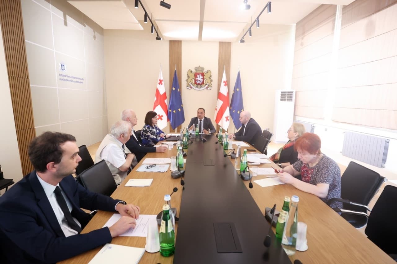 Frontnews image description