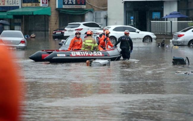 სამხრეთ კორეაში ძლიერმა წვიმებმა სულ მცირე 14 ადამიანის სიცოცხლე იმსხვერპლა, 12 კი დაკარგულად ითვლება
