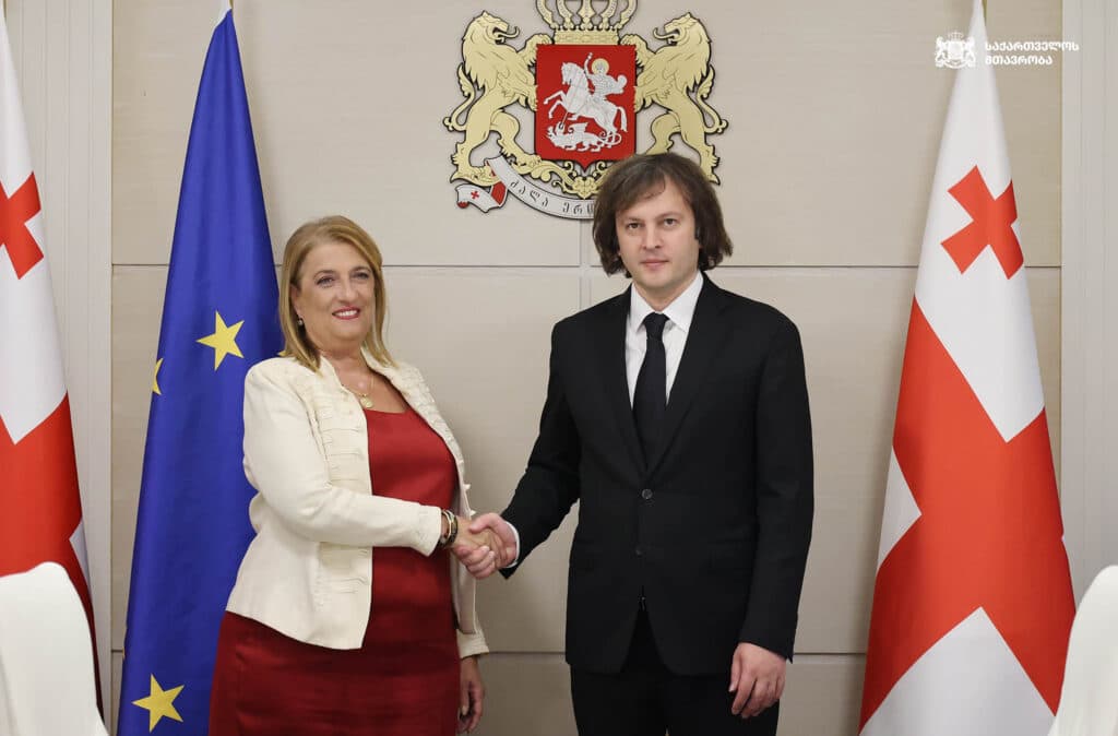 Frontnews image description