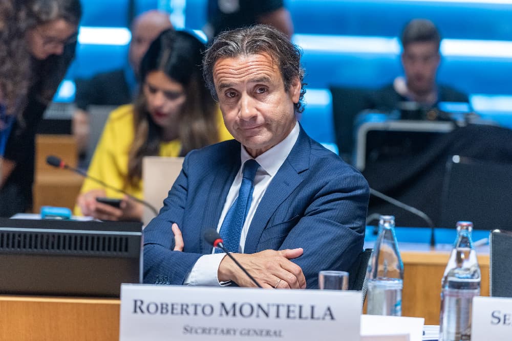 რობერტო მონტელა - ამ ორგანიზაციაში არ არიან მასწავლებლები და მოსწავლეები ან ღირსეულები და უღირსები, არიან თანასწორი ქვეყნები