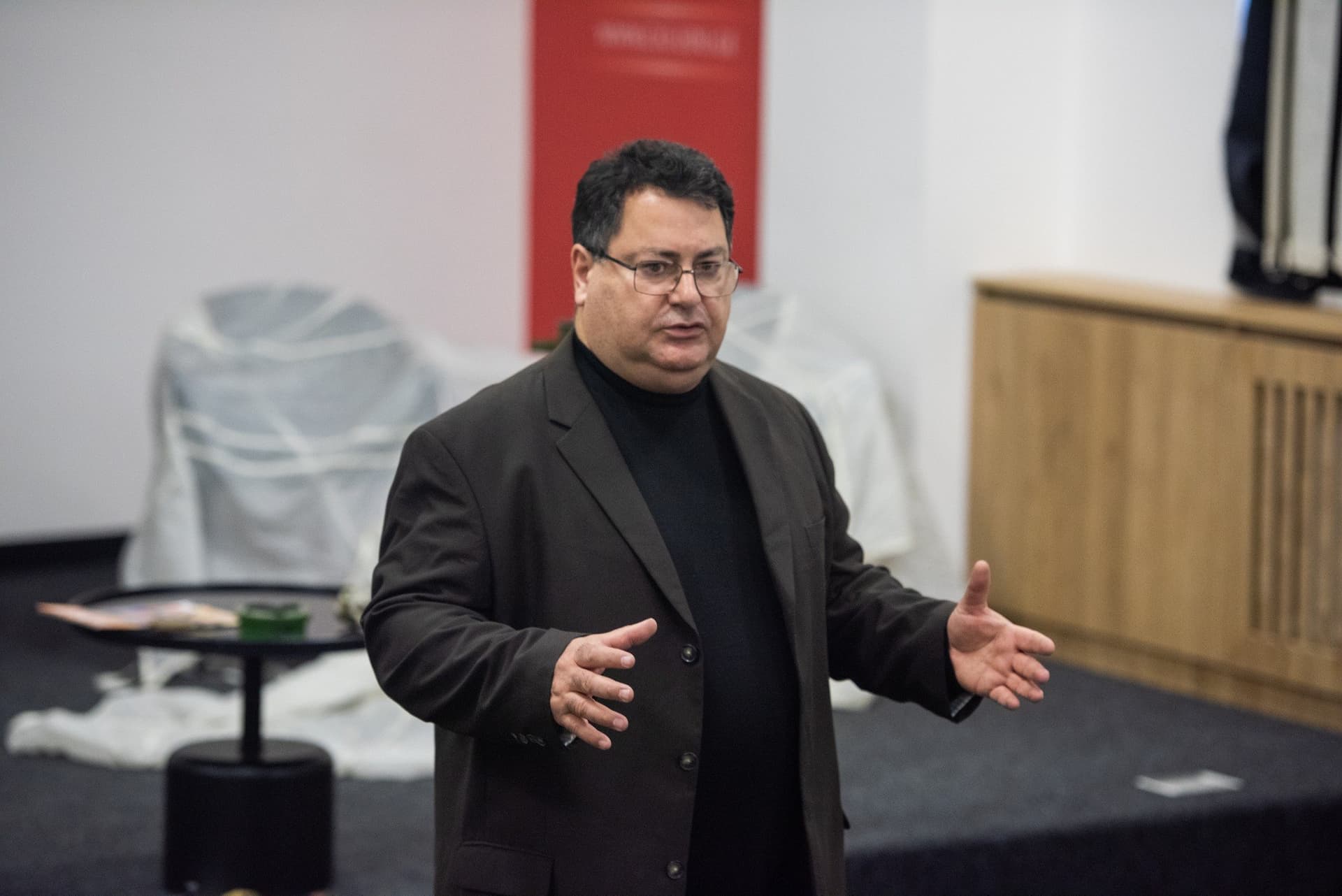 Frontnews image description