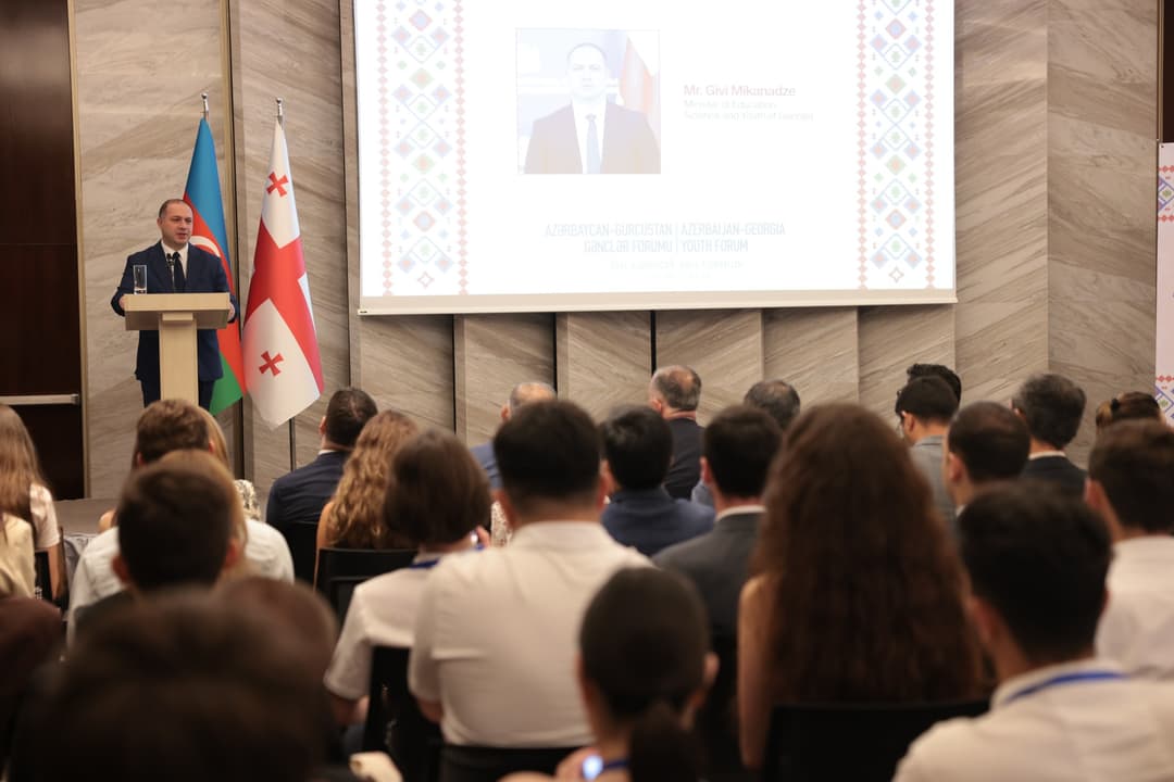 გივი მიქანაძემ აზერბაიჯანის რესპუბლიკის ახალგაზრდობისა და სპორტის მინისტრ ფარიდ გაიბოვთან ერთად ახალგაზრდული ფორუმი გახსნა