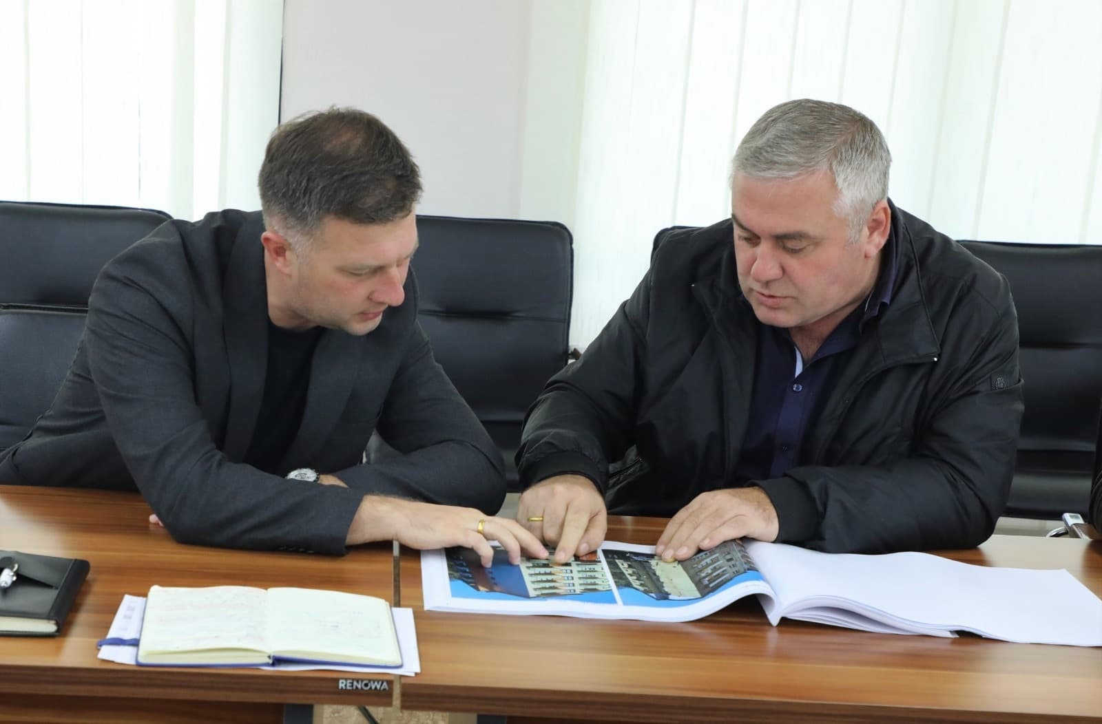 Frontnews image description