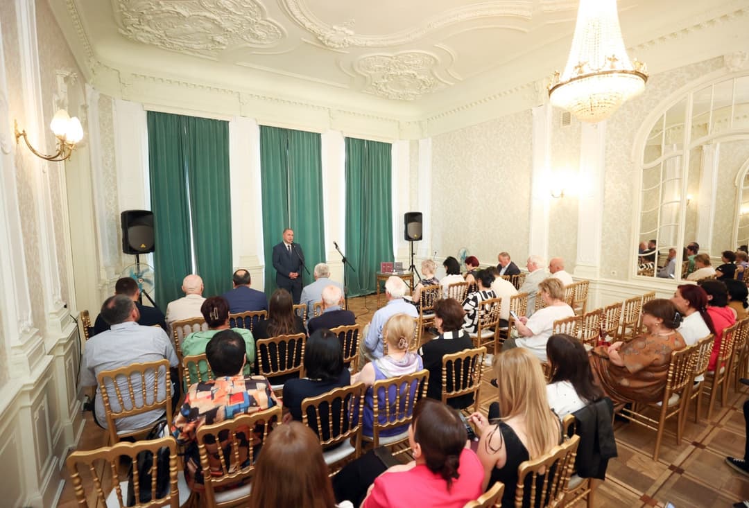 გივი მიქანაძე გიორგი სოსიაშვილის წიგნის – "რჩეული მოთხრობების" პრეზენტაციას დაესწრო