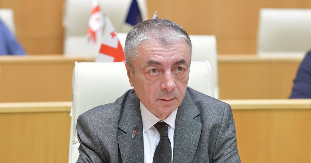 თენგიზ შარმანაშვილი - ცნობილი მეთოდოლოგიაა, ჯერ რომელიმე სუბიექტი გააშავო, ამისთვის უნდა აიჩემო რაღაც ფრაზა, ეს იარლიყი მიაწებო და შემდეგ დაიწყო მისი განადგურება