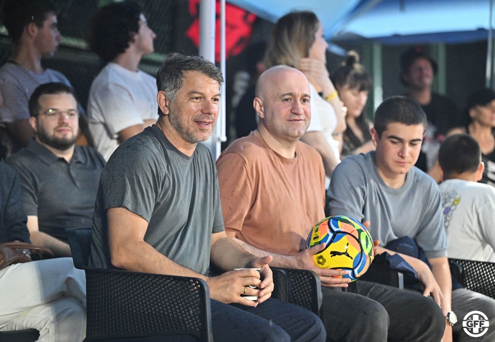 Frontnews image description