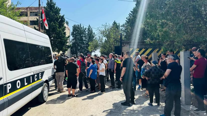 Frontnews image description