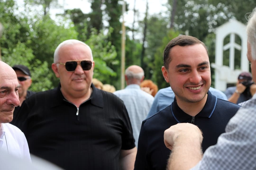 გიორგი ჯინჭარაძე ფოთში აფხაზეთიდან დევნილ მოსახლეობას შეხვდა