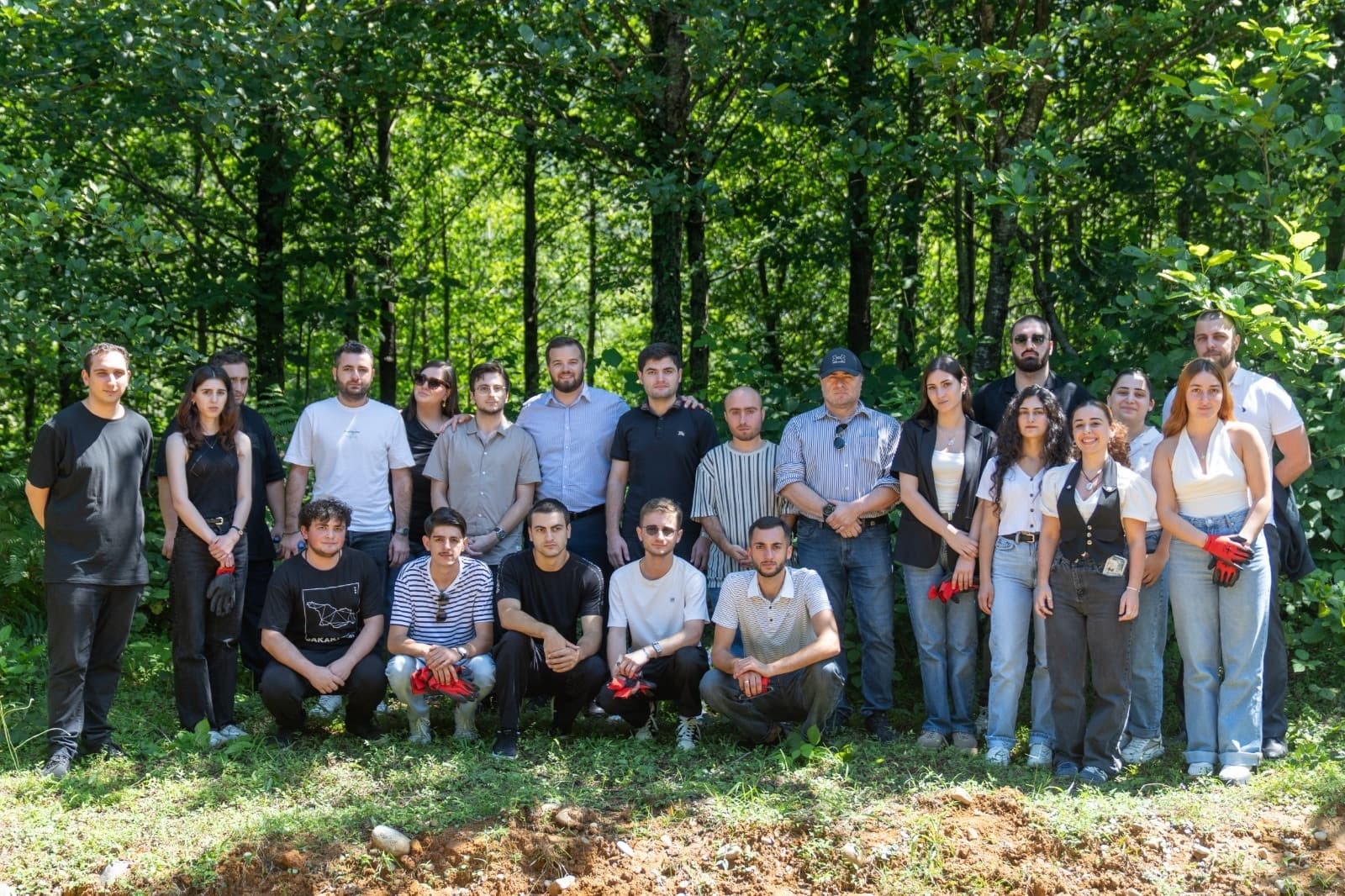 Frontnews image description