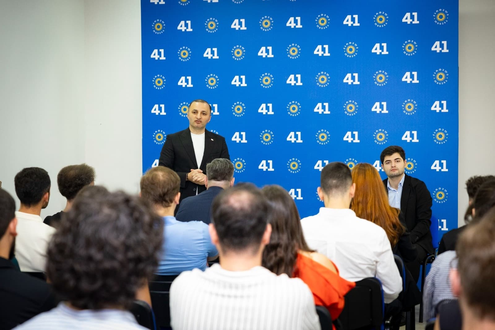 Frontnews image description