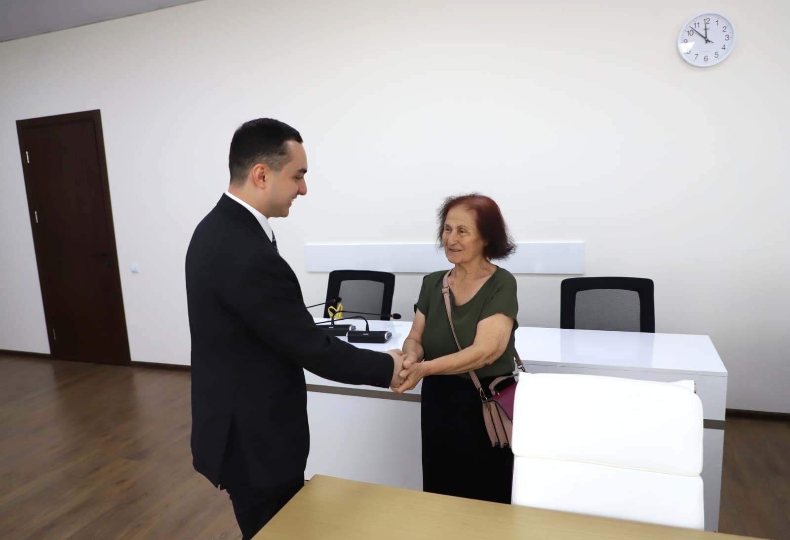 Frontnews image description