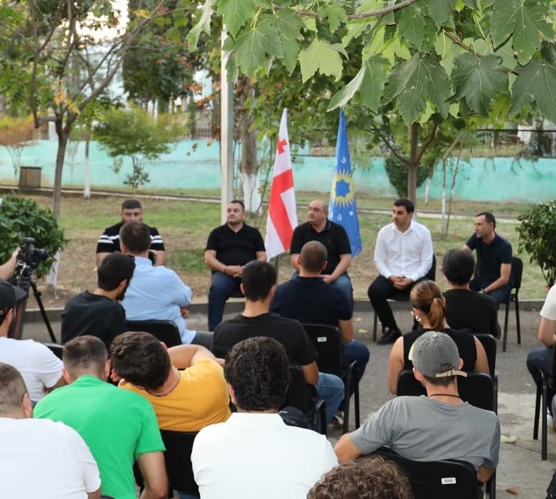 Frontnews image description