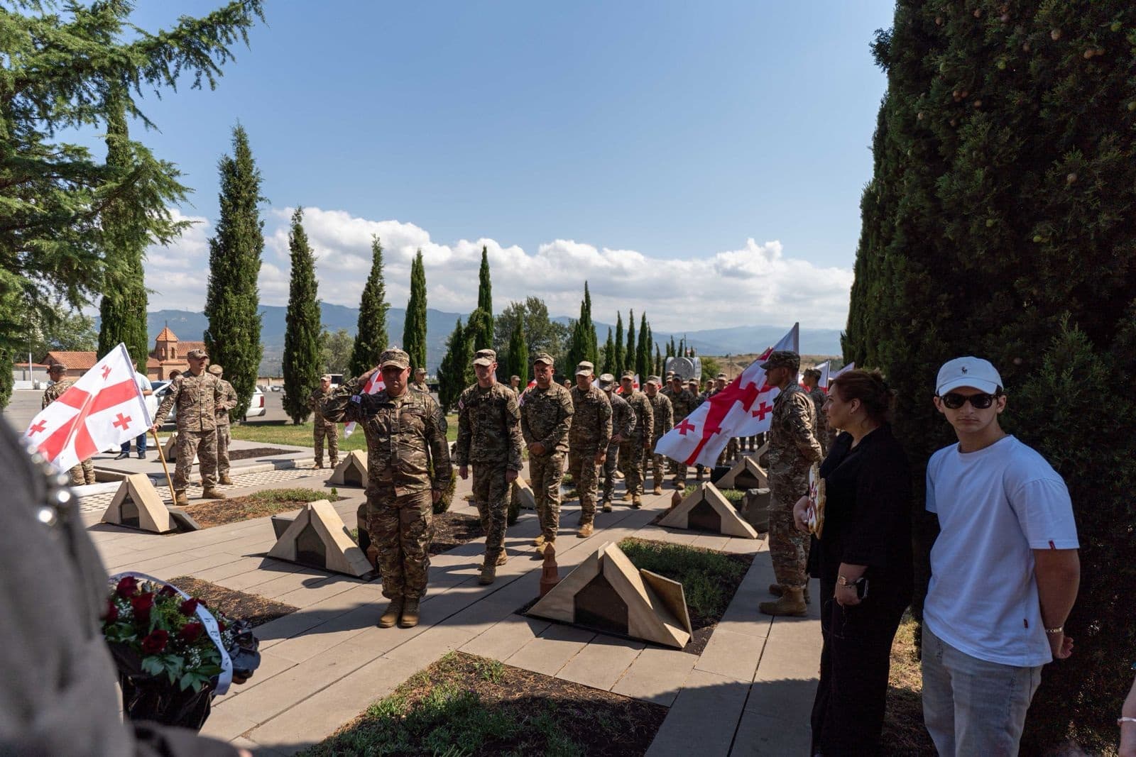 Frontnews image description