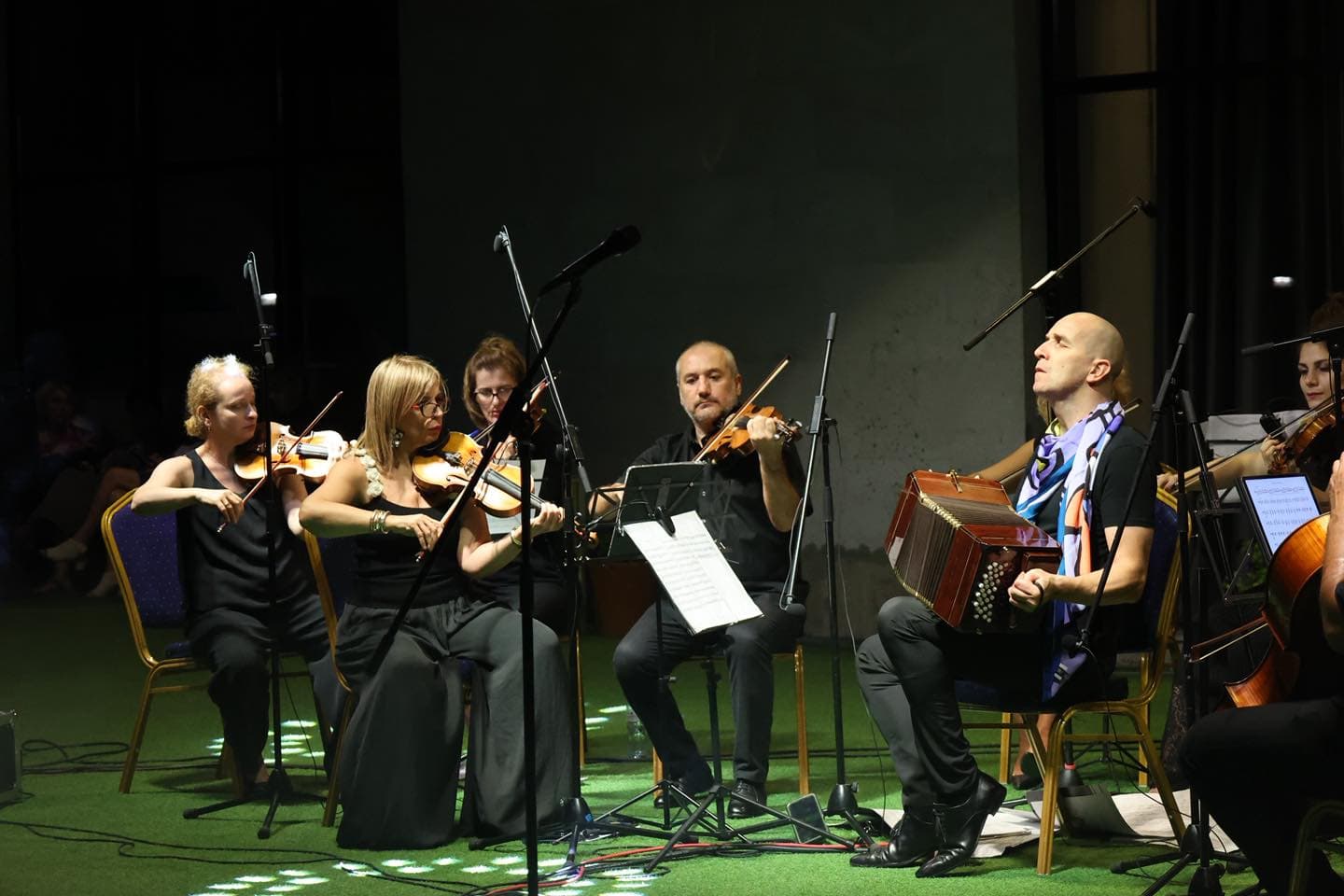 Frontnews image description