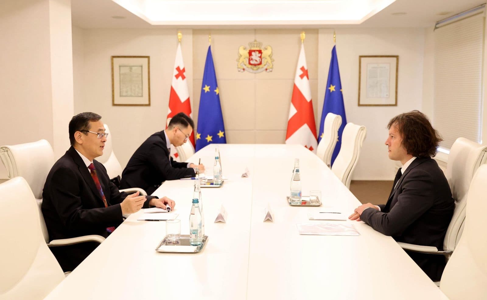 Frontnews image description