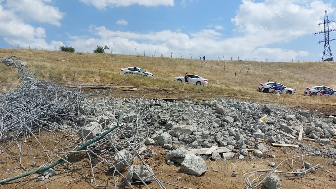 თბილისის მერია - თბილისის ზღვის მიმდებარედ, სახელმწიფო მიწაზე მიმდინარე უკანონო მშენებლობების დემონტაჟი განხორციელდა