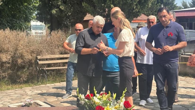 გიორგი ბოტკოველი - ივანიშვილის რეჟიმი ანწუხელიძის მემორიალის აშენებასაც ებრძოდა, დღეს კი რუსულ პარტკომად ქცეული ხელისუფლება მის გმირობას პიარს უწოდებს