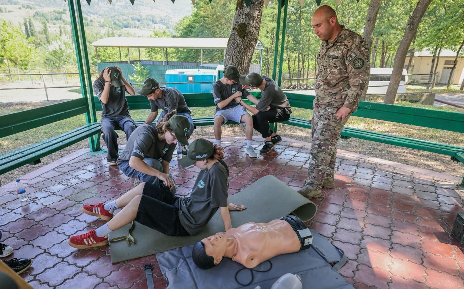 Frontnews image description