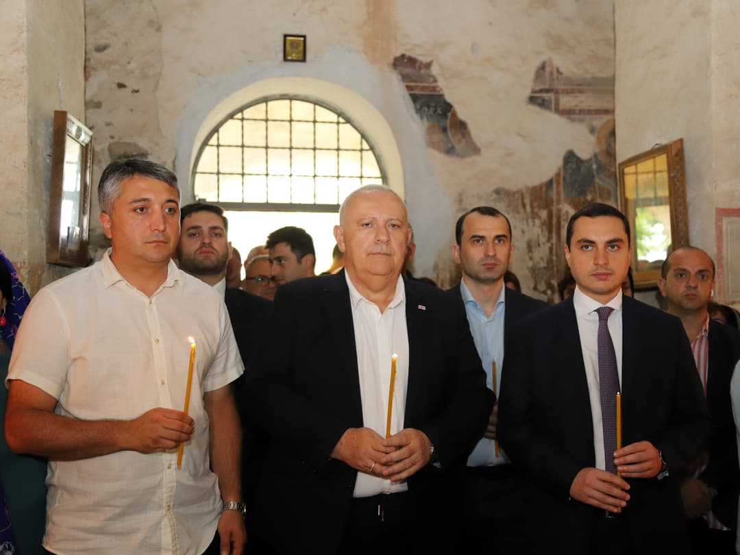 დათო კოდუა - მუნიციპალიტეტიდან, რომელიც ღვთისმშობლის ხელთუქმნელი კვართის მასპინძელი და მცველია, გილოცავთ მარიამობის ბრწყინვალე დღესასწაულს