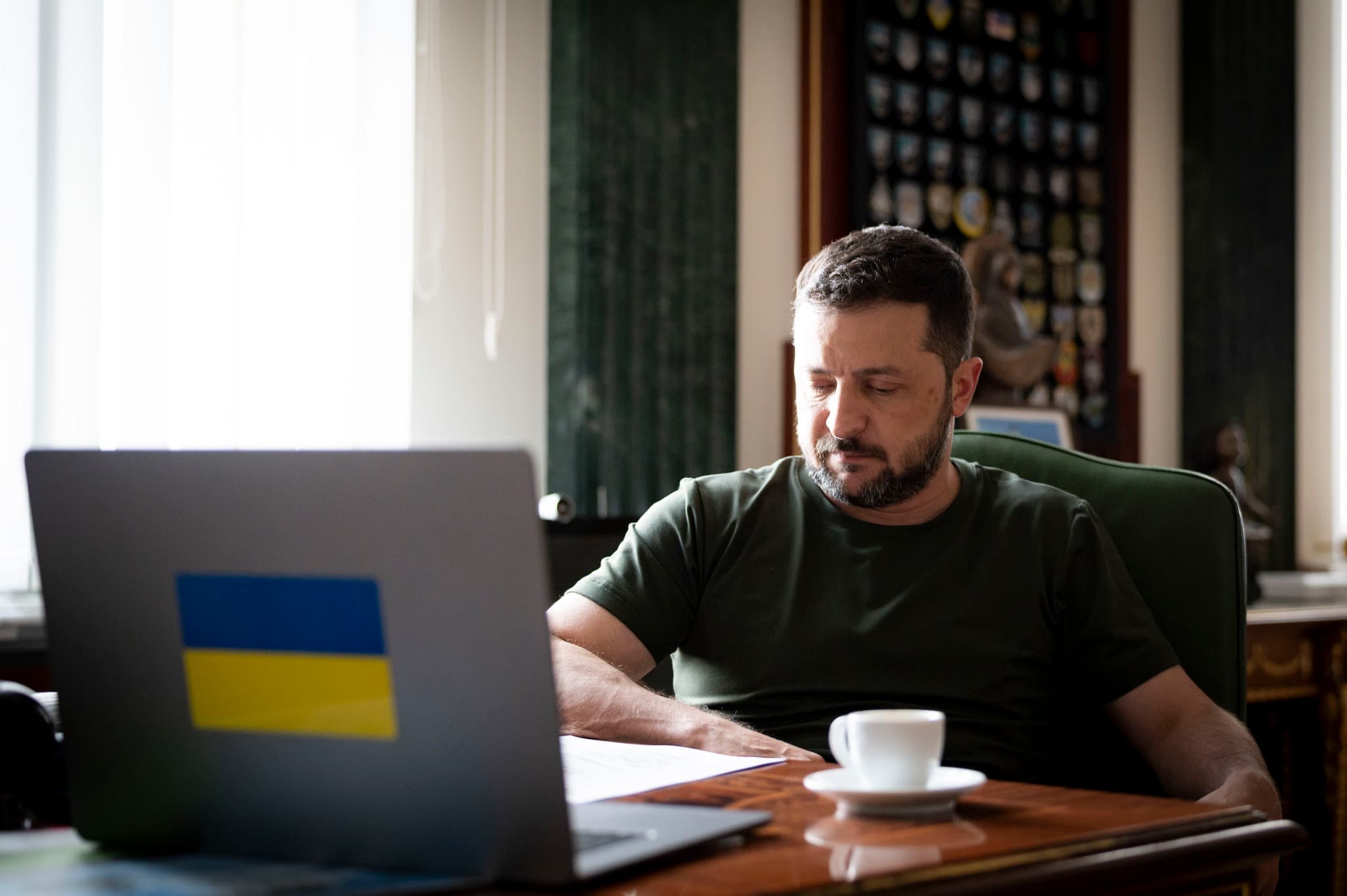 Frontnews image description