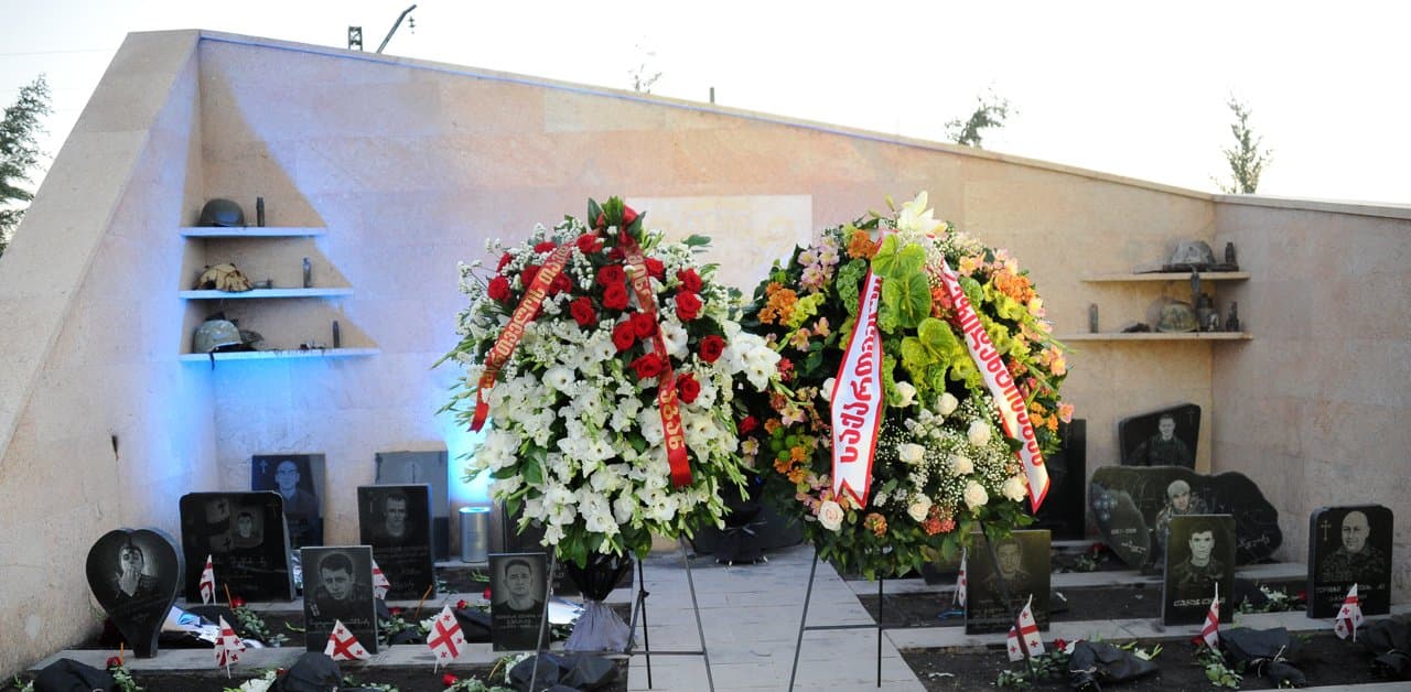 Seventeen Georgian servicemen were killed in the battle,