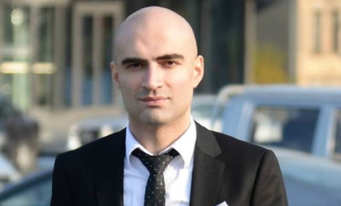 Frontnews image description