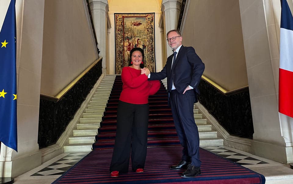 Frontnews image description