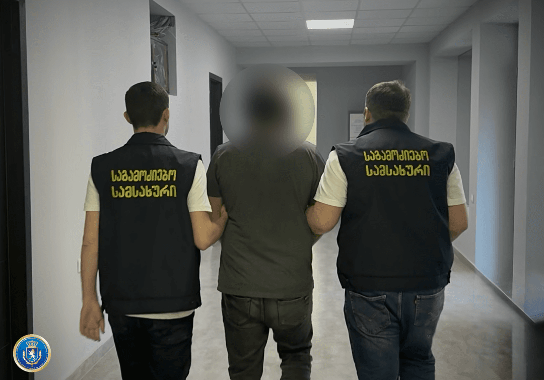 ქრთამის აღების ფაქტზე შქმერის ადმინისტრაციულ ერთეულში ონის მუნიციპალიტეტის მერის წარმომადგენელი დააკავეს