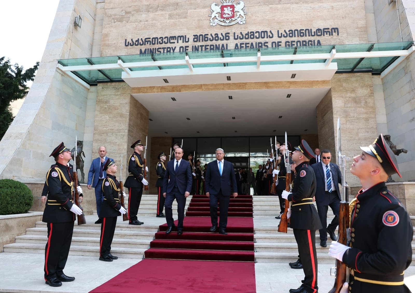 Frontnews image description