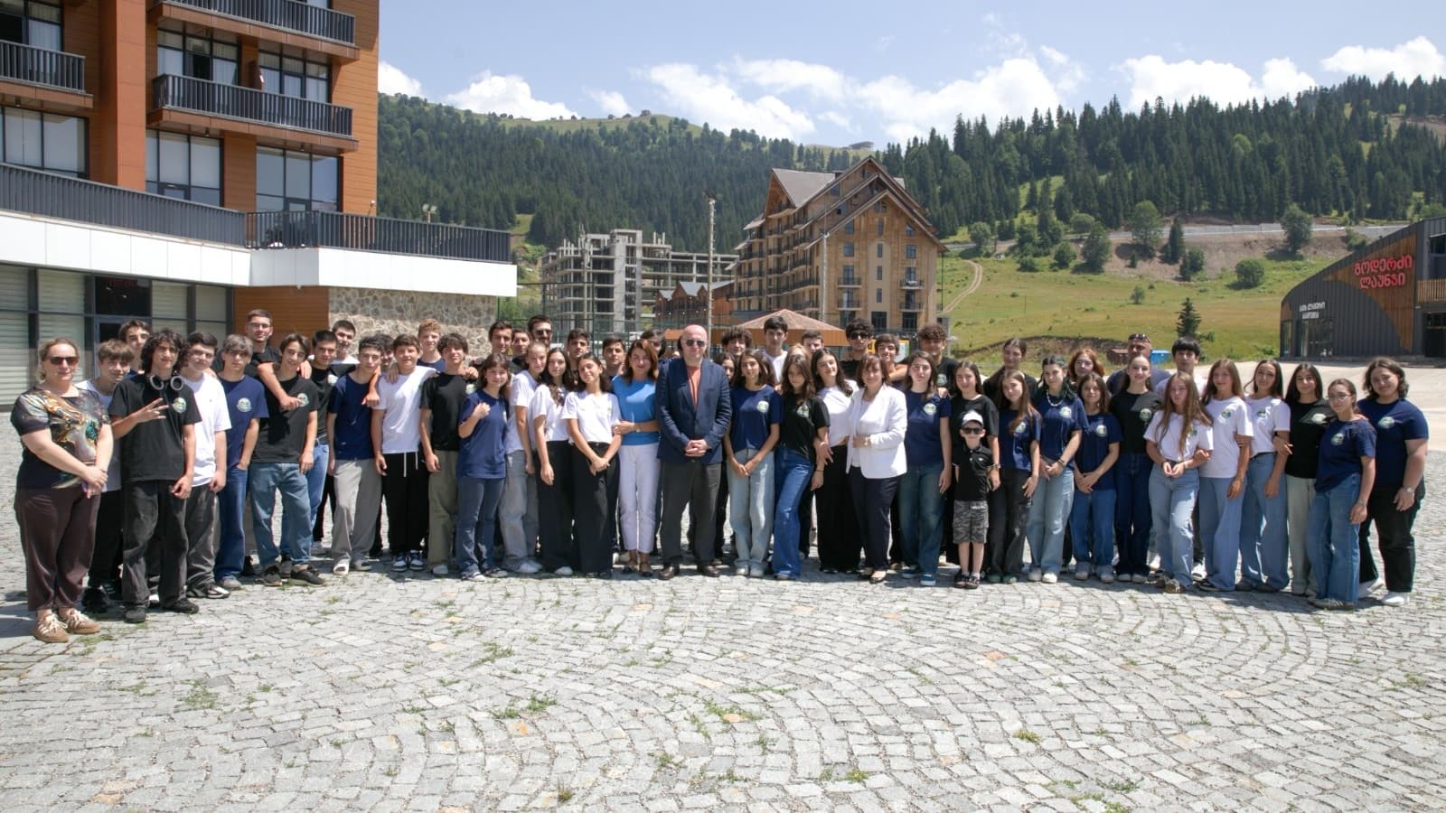 Frontnews image description