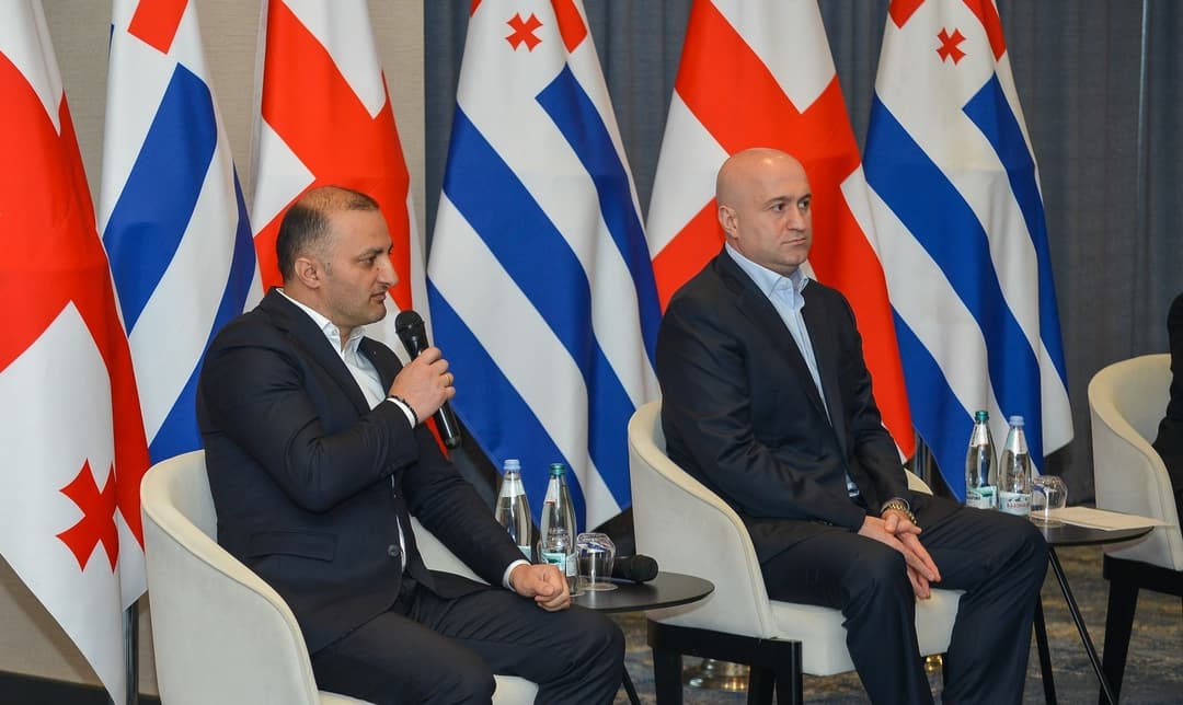 სულხან თამაზაშვილი საგრანტო პროგრამაში გამარჯვებულ სტუდენტებს შეხვდა