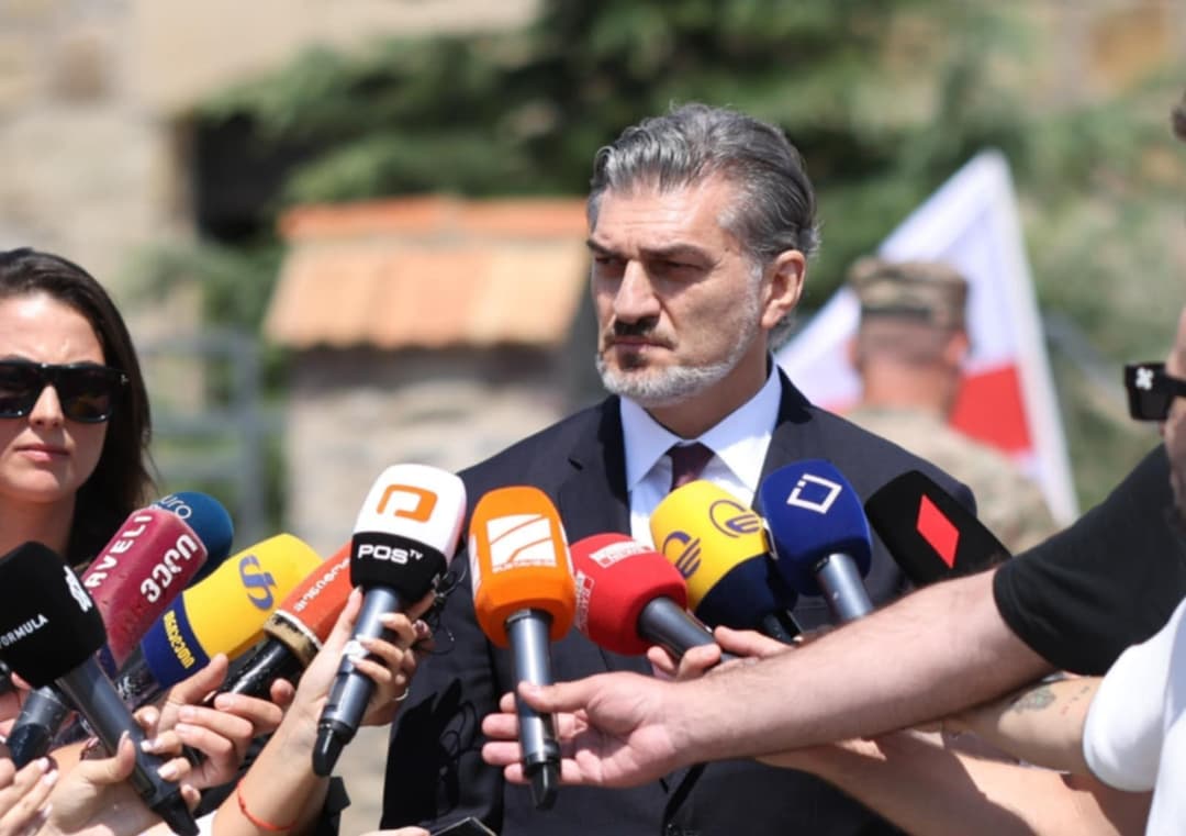 მიხეილ ყაველაშვილმა შინდისთან გმირულად დაღუპული ქართველი სამხედროების ხსოვნას პატივი მიაგო და მემორიალი გვირგვინით შეამკო