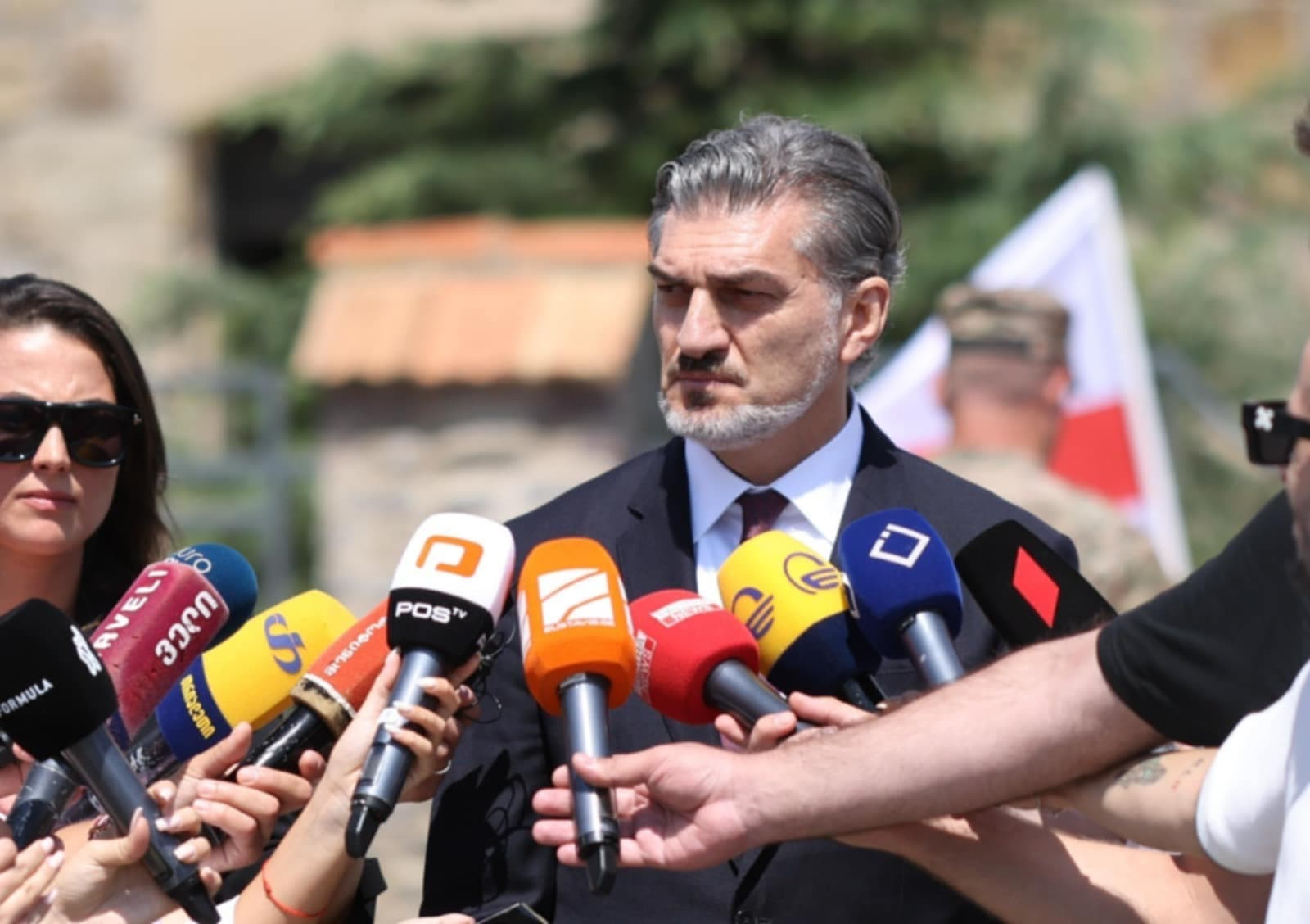 Frontnews image description