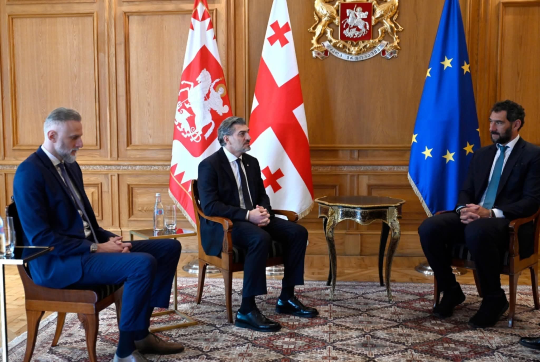 Frontnews image description