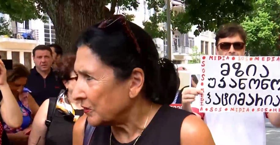 Frontnews image description