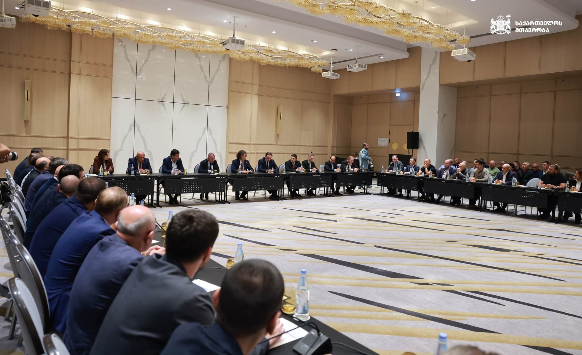 Frontnews image description